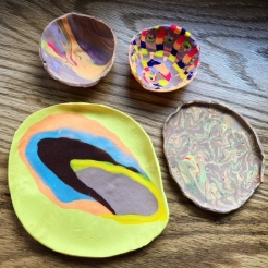 Various Sculpi plates and bowls